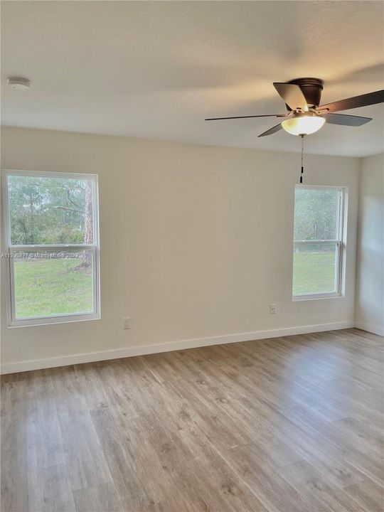 Recently Sold: $320,000 (3 beds, 2 baths, 1521 Square Feet)