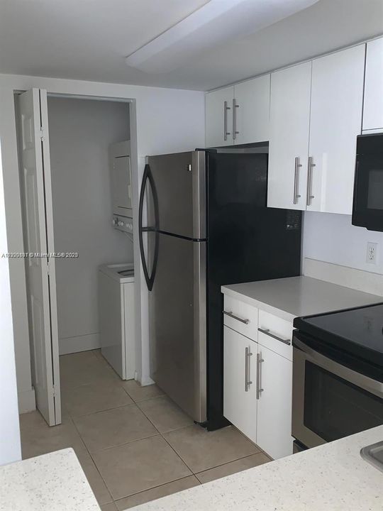 Recently Sold: $395,000 (1 beds, 1 baths, 708 Square Feet)