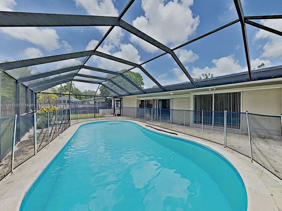 最近租的: $4,175 (4 贝兹, 2 浴室, 1971 平方英尺)