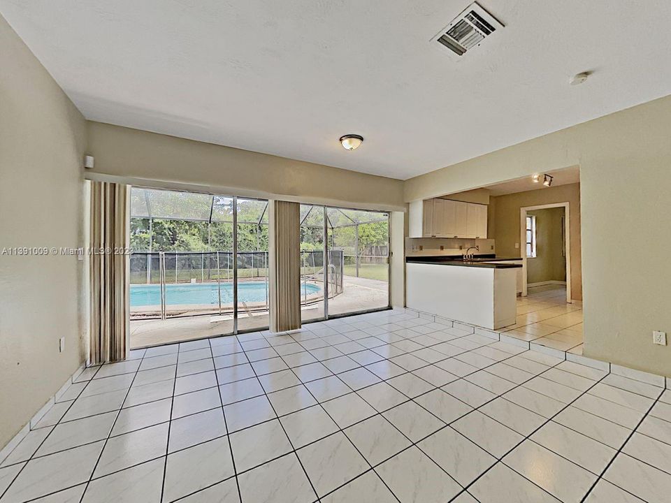 最近租的: $4,175 (4 贝兹, 2 浴室, 1971 平方英尺)