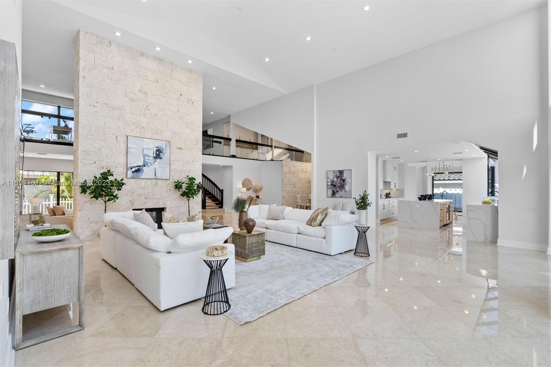 Recently Sold: $3,650,000 (4 beds, 4 baths, 5214 Square Feet)