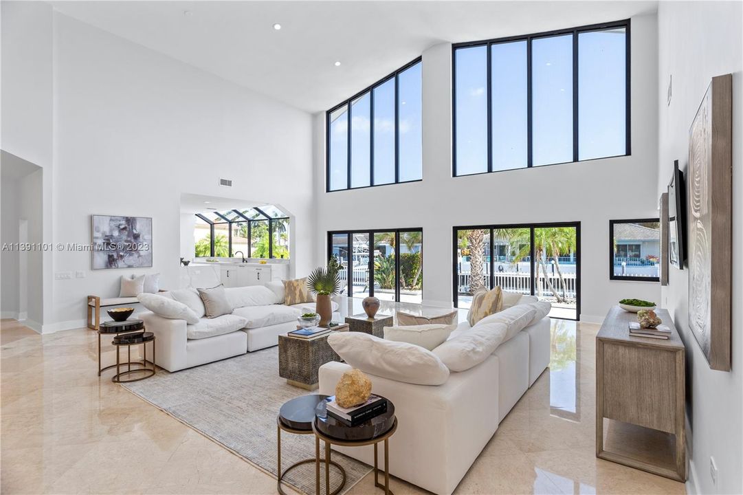 Recently Sold: $3,650,000 (4 beds, 4 baths, 5214 Square Feet)