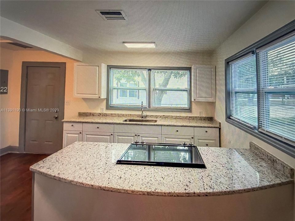 Recently Rented: $1,800 (3 beds, 1 baths, 1264 Square Feet)