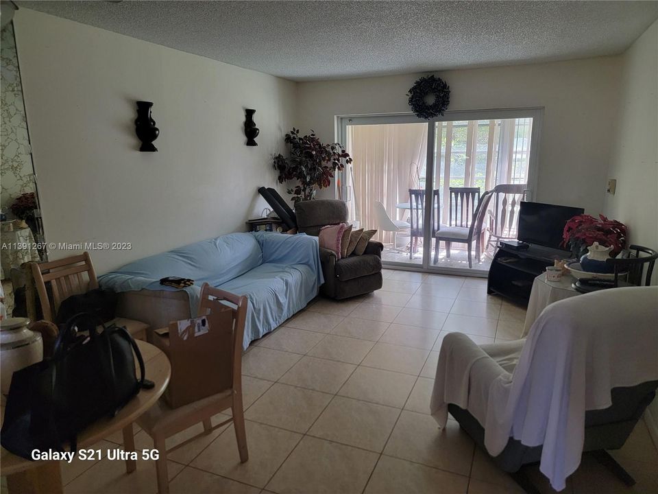 Active With Contract: $95,000 (1 beds, 1 baths, 640 Square Feet)