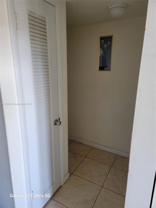 Active With Contract: $95,000 (1 beds, 1 baths, 640 Square Feet)
