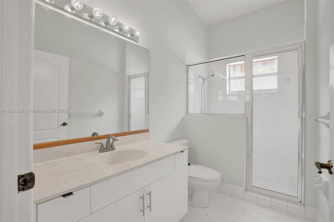 Недавно арендовано: $5,000 (4 спален, 3 ванн, 2401 Квадратных фут)