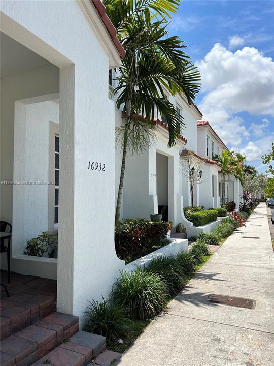 Recently Sold: $520,000 (4 beds, 3 baths, 1930 Square Feet)