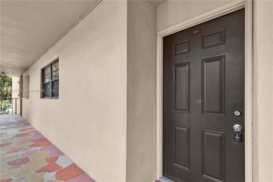 Недавно продано: $265,000 (2 спален, 2 ванн, 936 Квадратных фут)