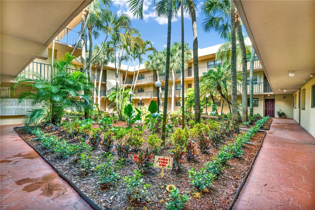 Недавно продано: $265,000 (2 спален, 2 ванн, 936 Квадратных фут)