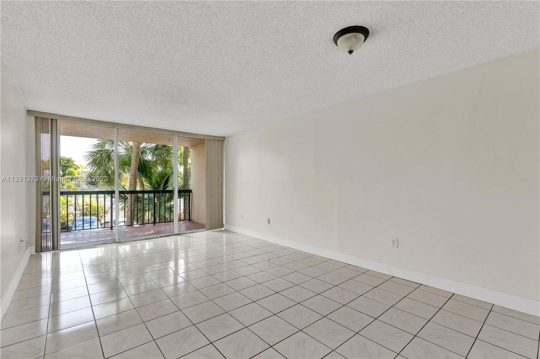 Недавно продано: $265,000 (2 спален, 2 ванн, 936 Квадратных фут)