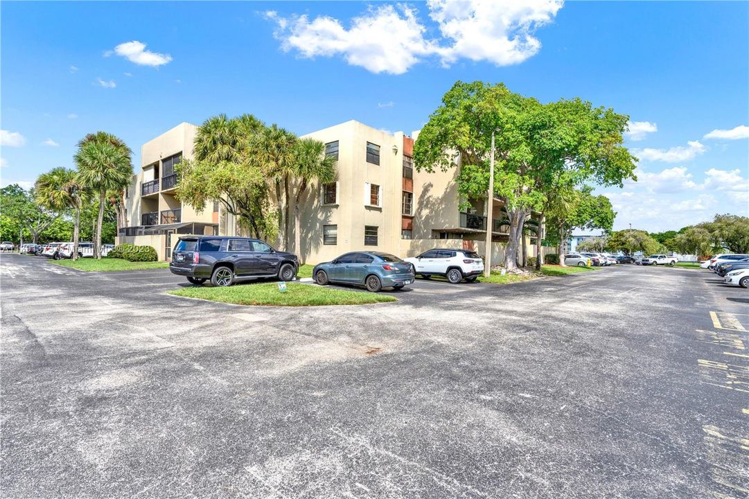 Недавно продано: $265,000 (2 спален, 2 ванн, 936 Квадратных фут)