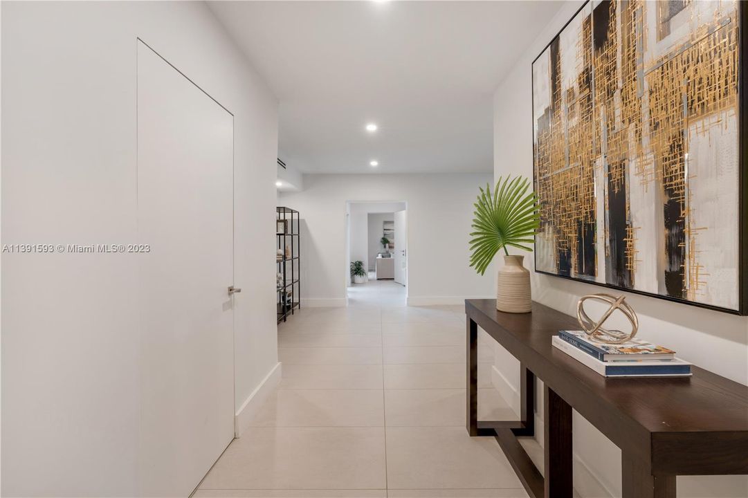 Recently Sold: $2,999,000 (5 beds, 3 baths, 3951 Square Feet)