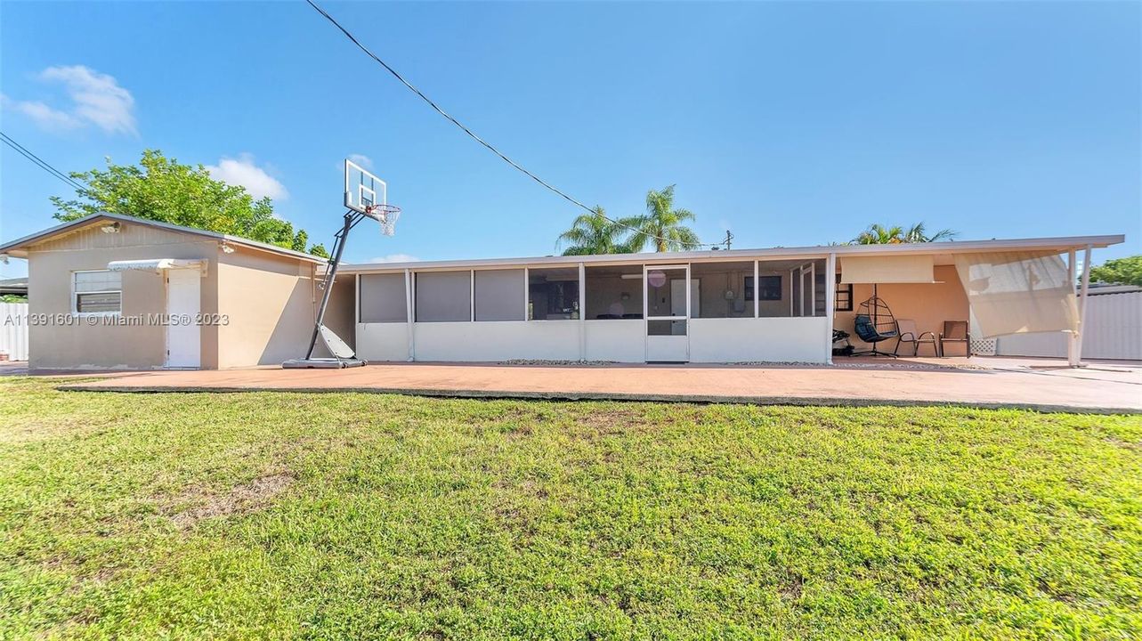 Recently Sold: $640,000 (3 beds, 1 baths, 1563 Square Feet)