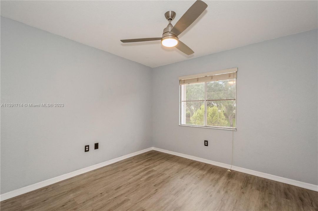 Vendido Recientemente: $729,900 (4 camas, 2 baños, 2078 Pies cuadrados)