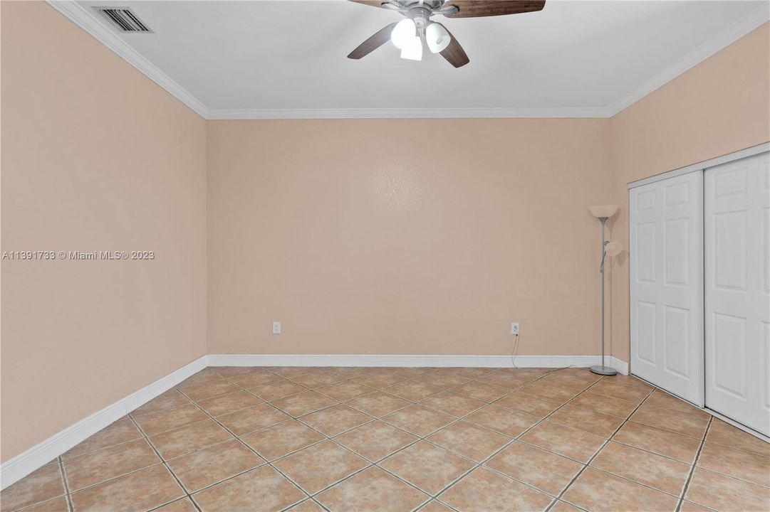 最近租的: $1,500 (1 贝兹, 1 浴室, 2193 平方英尺)