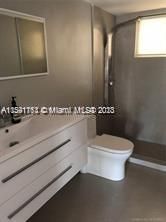 Recently Sold: $310,000 (1 beds, 1 baths, 957 Square Feet)