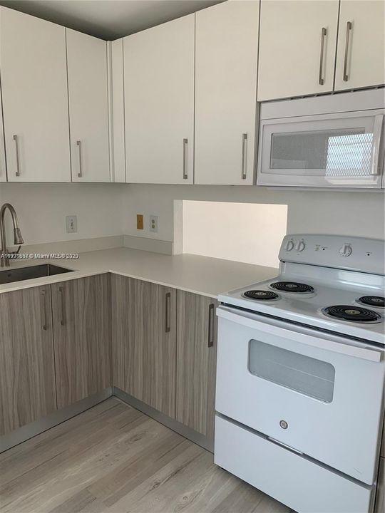 Recently Sold: $225,000 (1 beds, 1 baths, 790 Square Feet)