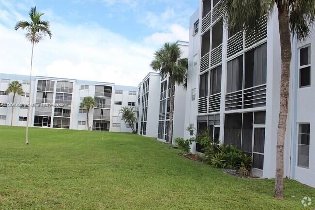 Recently Sold: $225,000 (1 beds, 1 baths, 790 Square Feet)