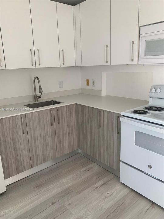 Recently Sold: $225,000 (1 beds, 1 baths, 790 Square Feet)