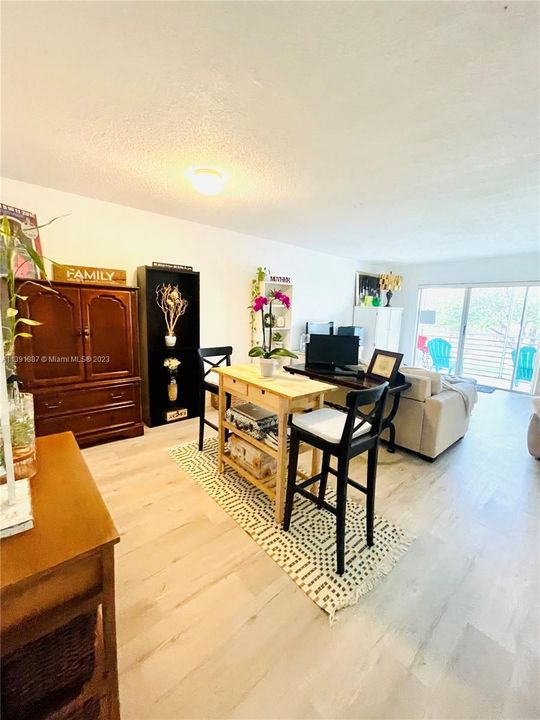 Recently Sold: $225,000 (1 beds, 1 baths, 790 Square Feet)