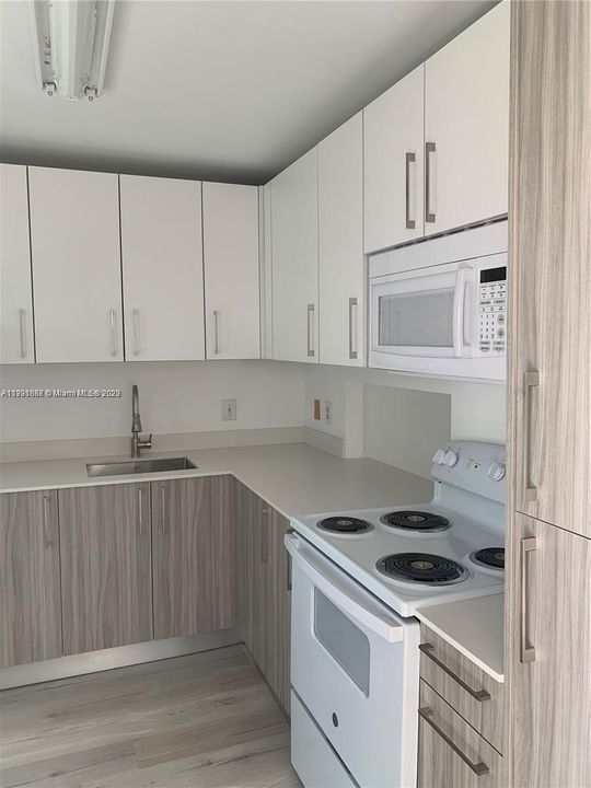 Recently Sold: $225,000 (1 beds, 1 baths, 790 Square Feet)