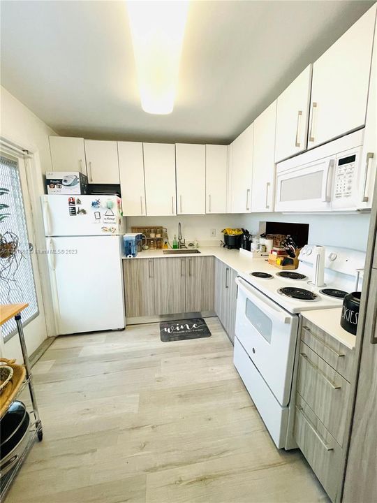 Recently Sold: $225,000 (1 beds, 1 baths, 790 Square Feet)
