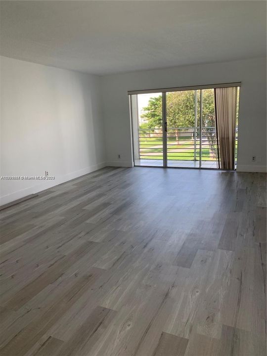 Recently Sold: $225,000 (1 beds, 1 baths, 790 Square Feet)