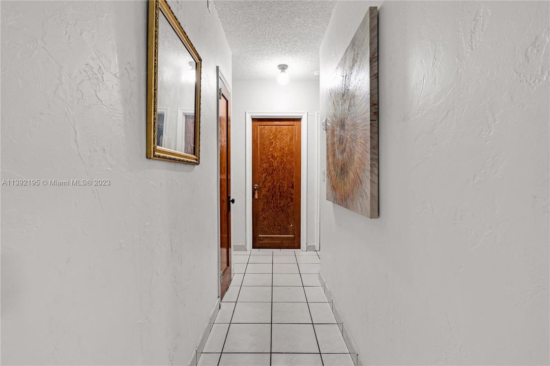 最近售出: $575,000 (6 贝兹, 4 浴室, 1948 平方英尺)