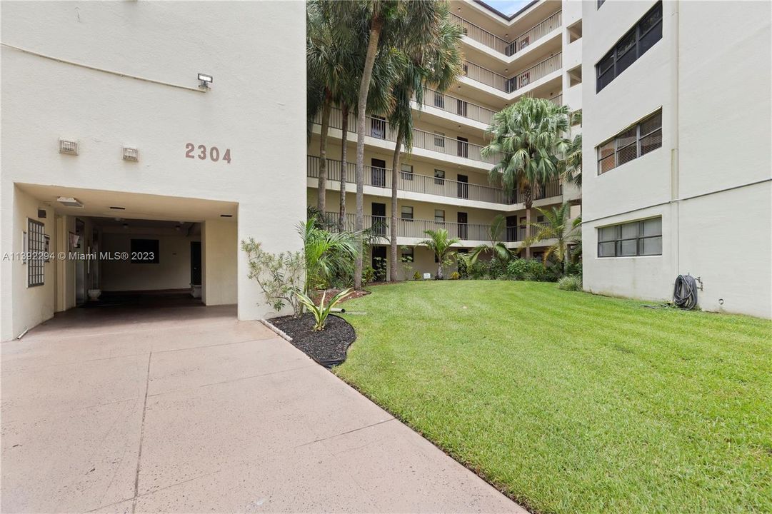 Recently Sold: $224,900 (1 beds, 1 baths, 810 Square Feet)