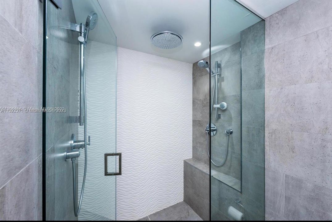 最近租的: $6,900 (2 贝兹, 2 浴室, 1260 平方英尺)