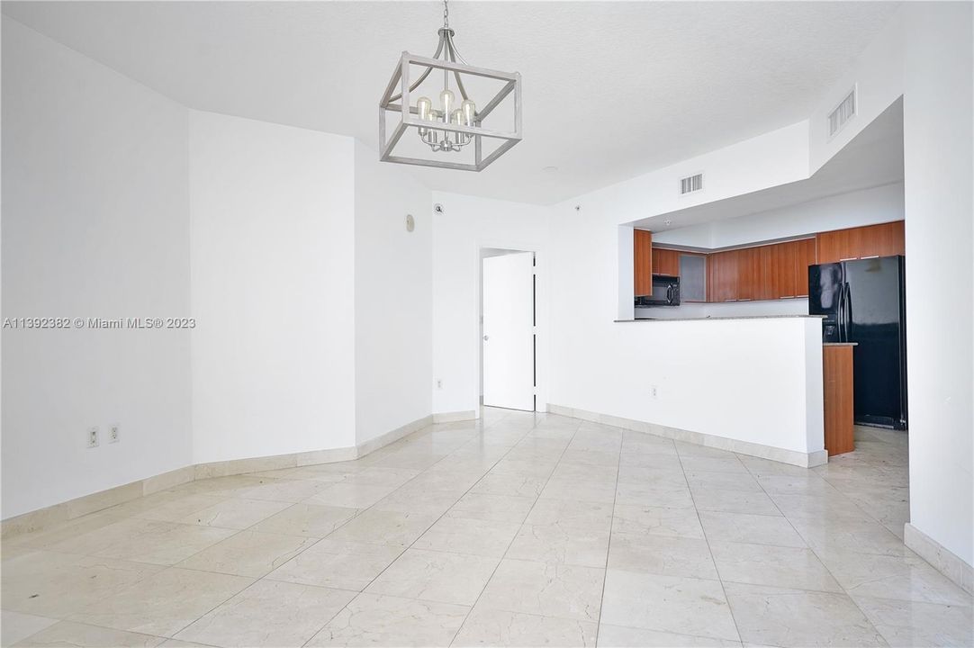 Recently Rented: $4,450 (2 beds, 2 baths, 1266 Square Feet)