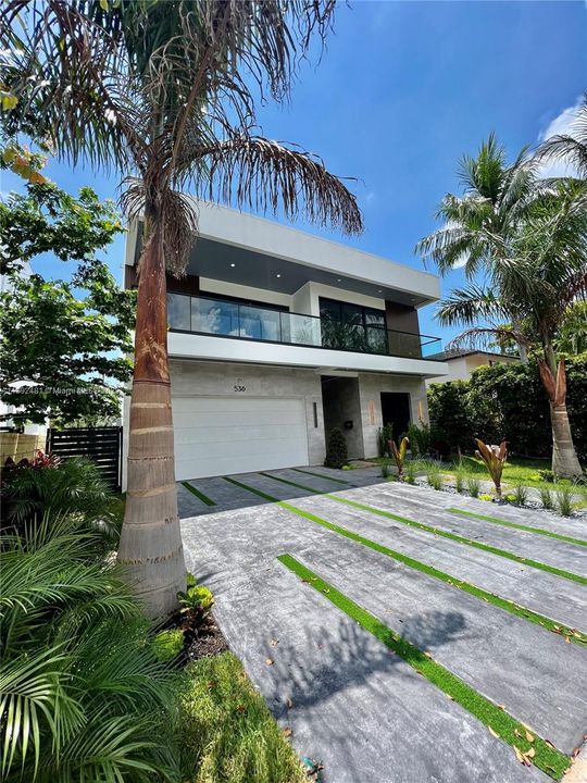 Recently Sold: $2,685,000 (4 beds, 4 baths, 3501 Square Feet)