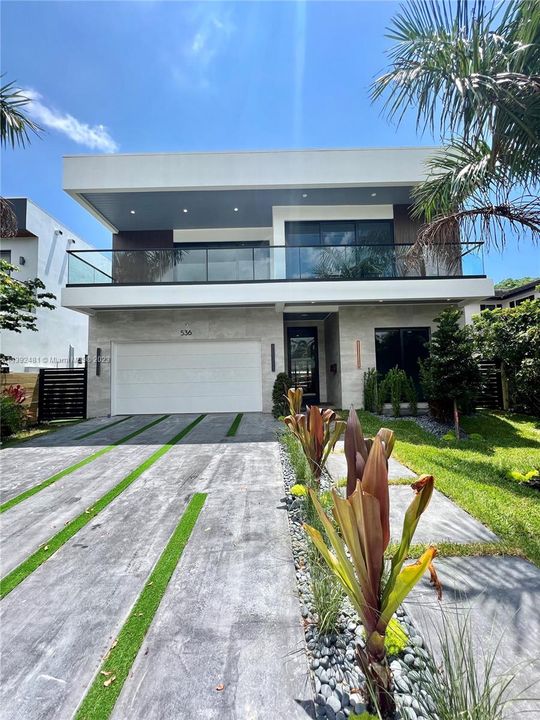 Recently Sold: $2,685,000 (4 beds, 4 baths, 3501 Square Feet)