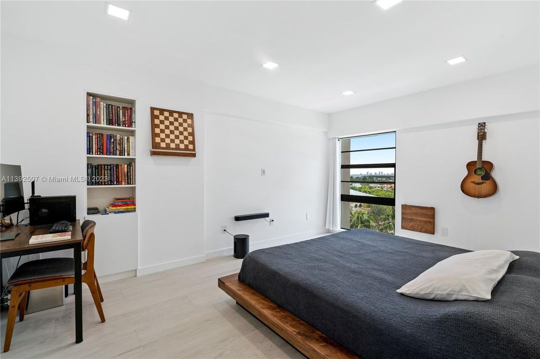 Recently Sold: $1,175,000 (3 beds, 2 baths, 1311 Square Feet)