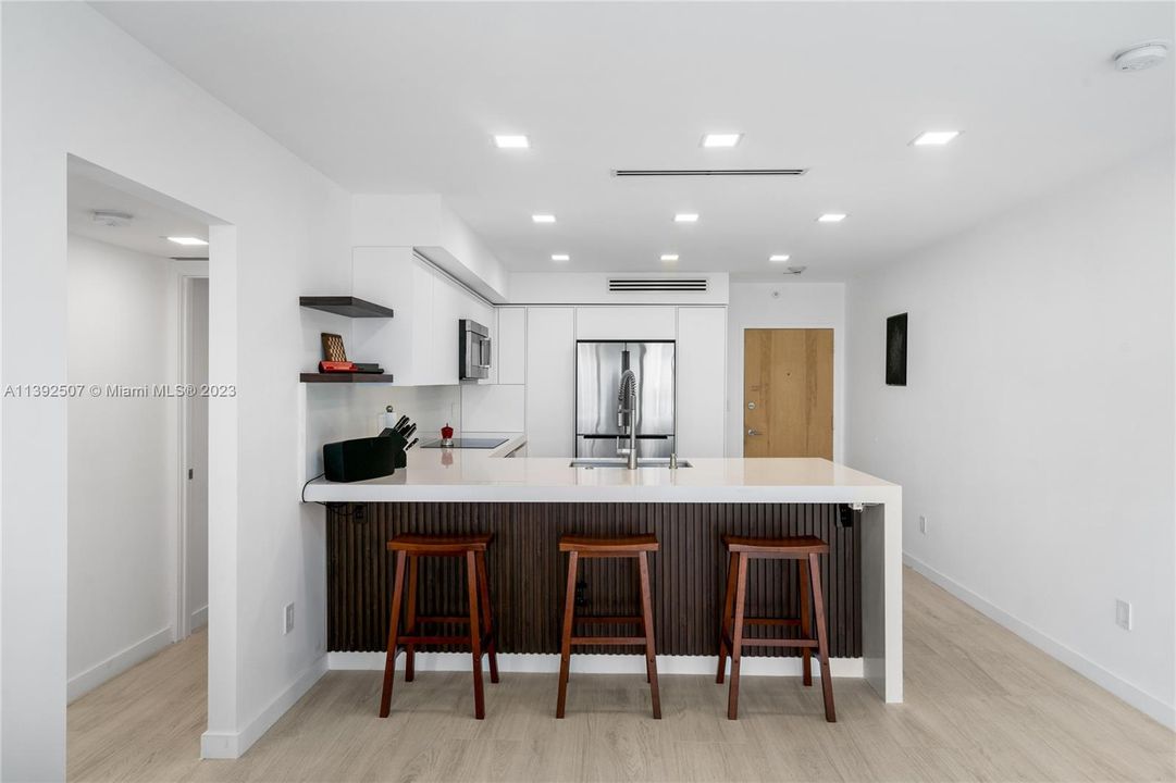 Recently Sold: $1,175,000 (3 beds, 2 baths, 1311 Square Feet)