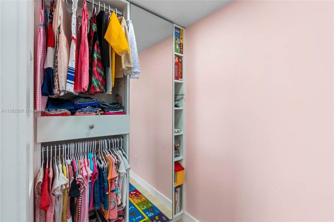 Recently Sold: $1,175,000 (3 beds, 2 baths, 1311 Square Feet)