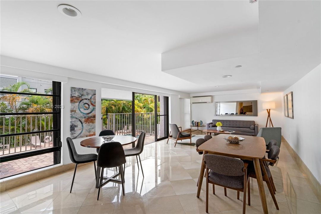 Recently Sold: $1,175,000 (3 beds, 2 baths, 1311 Square Feet)