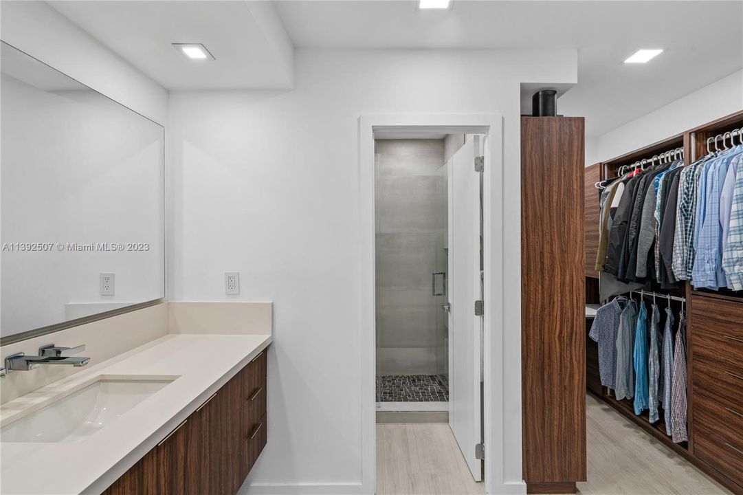 Recently Sold: $1,175,000 (3 beds, 2 baths, 1311 Square Feet)