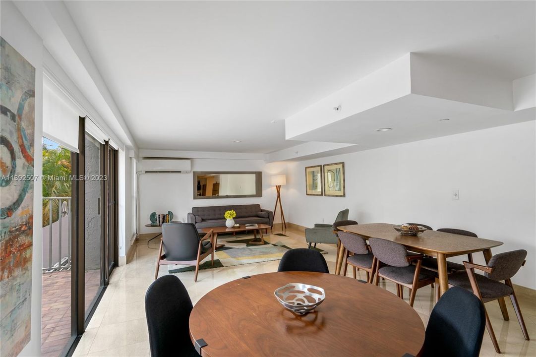 Recently Sold: $1,175,000 (3 beds, 2 baths, 1311 Square Feet)