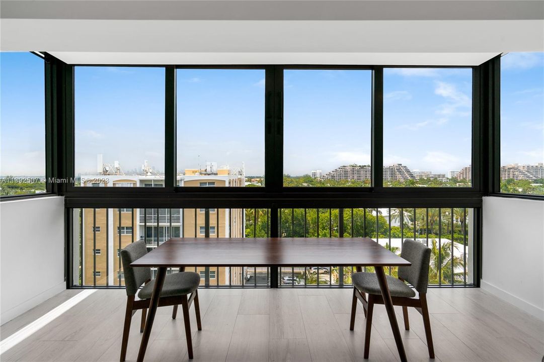 Recently Sold: $1,175,000 (3 beds, 2 baths, 1311 Square Feet)