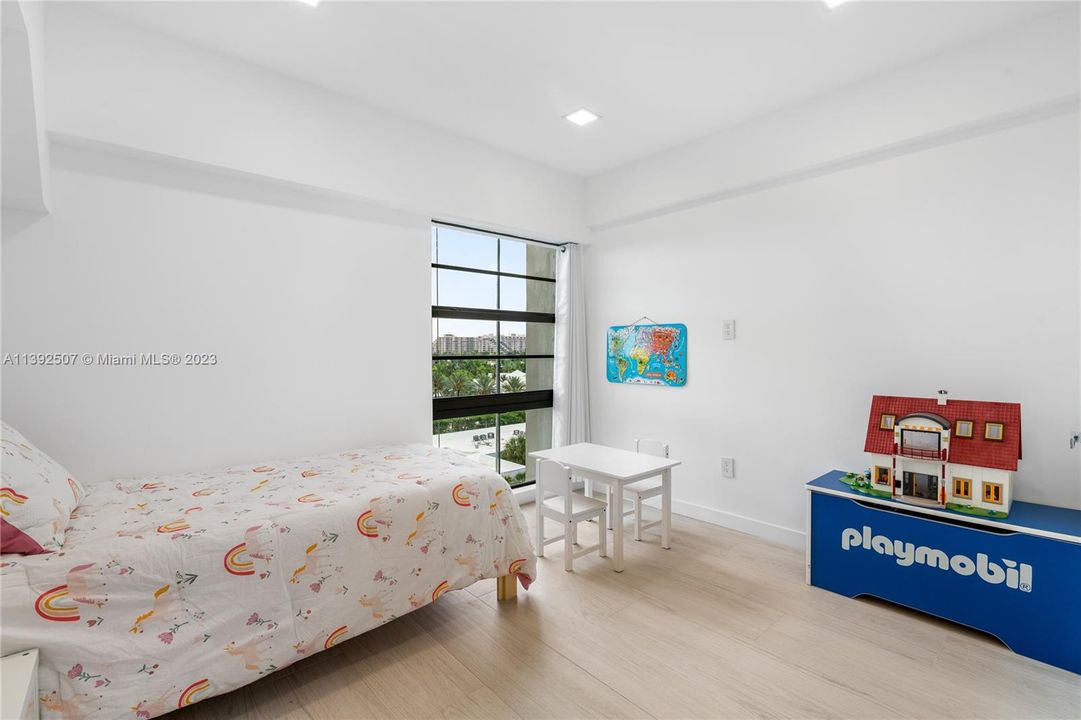 Recently Sold: $1,175,000 (3 beds, 2 baths, 1311 Square Feet)