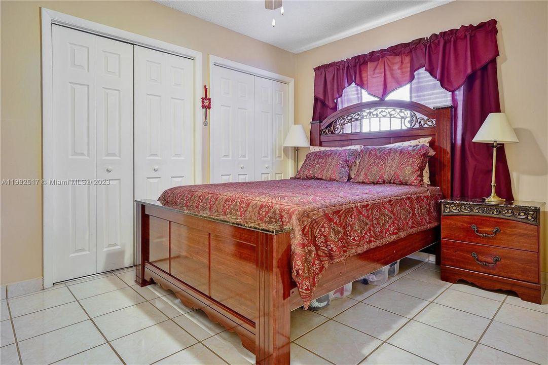 Vendido Recientemente: $595,000 (3 camas, 2 baños, 1980 Pies cuadrados)