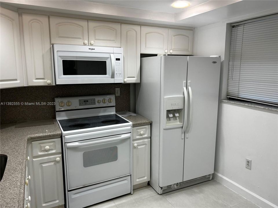 Recently Rented: $2,000 (1 beds, 1 baths, 787 Square Feet)