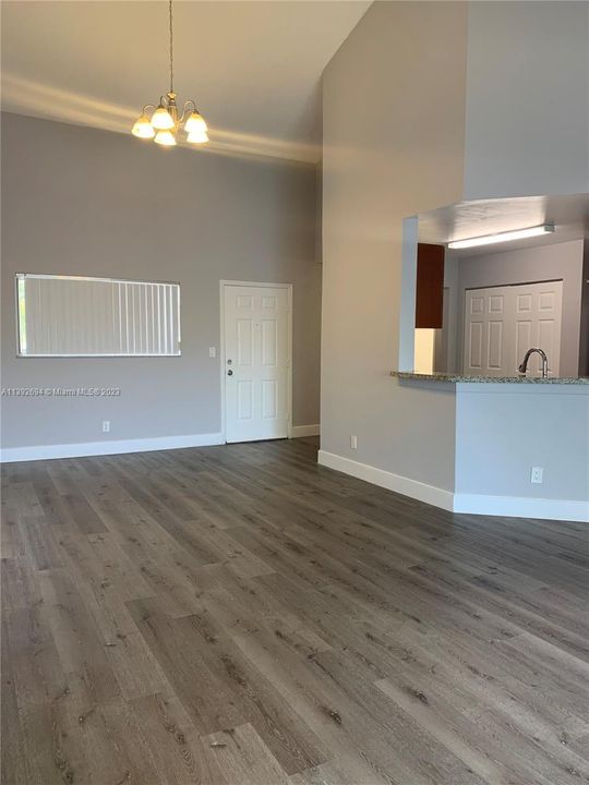 Recently Sold: $248,500 (2 beds, 2 baths, 1096 Square Feet)