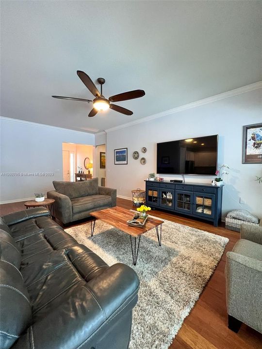 Recently Sold: $1,150,000 (2 beds, 2 baths, 1910 Square Feet)