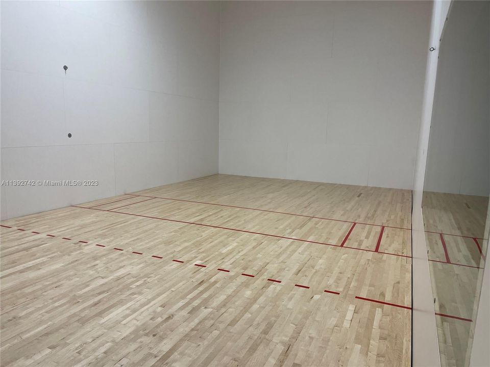 Recently Sold: $880,000 (3 beds, 3 baths, 1556 Square Feet)