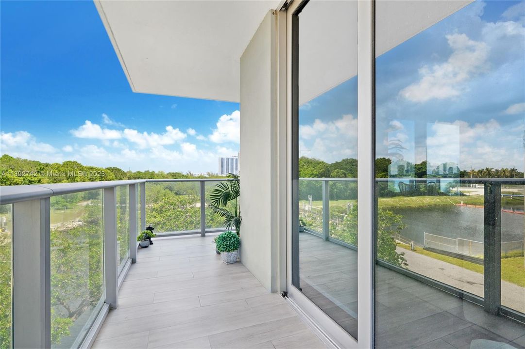 Recently Sold: $880,000 (3 beds, 3 baths, 1556 Square Feet)