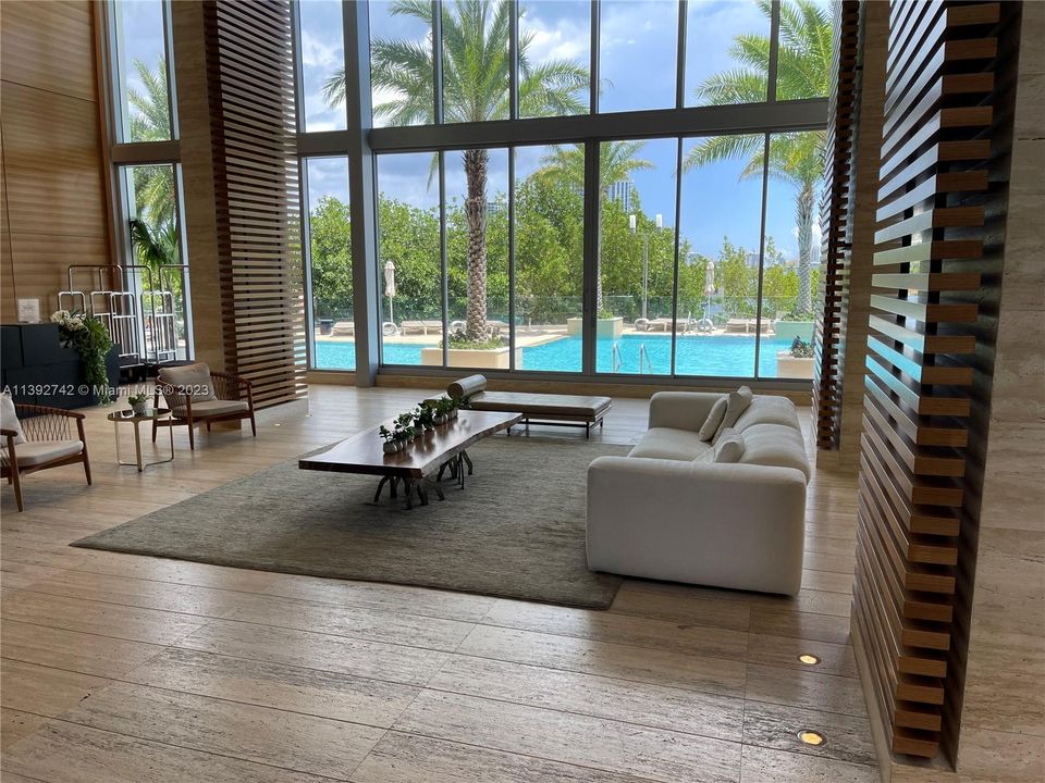 Recently Sold: $880,000 (3 beds, 3 baths, 1556 Square Feet)