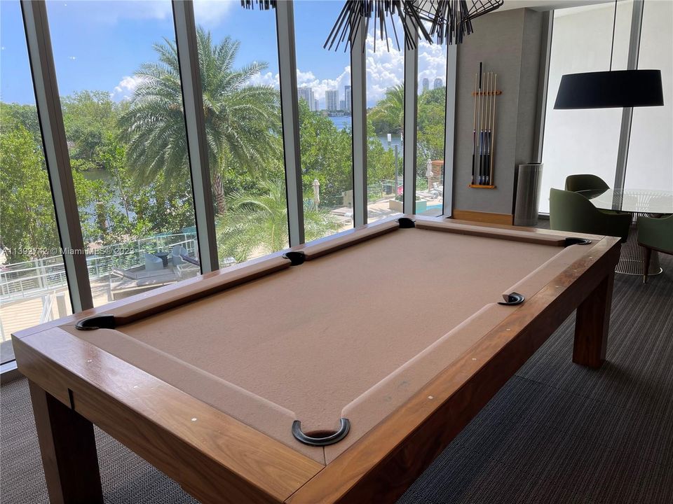 Recently Sold: $880,000 (3 beds, 3 baths, 1556 Square Feet)