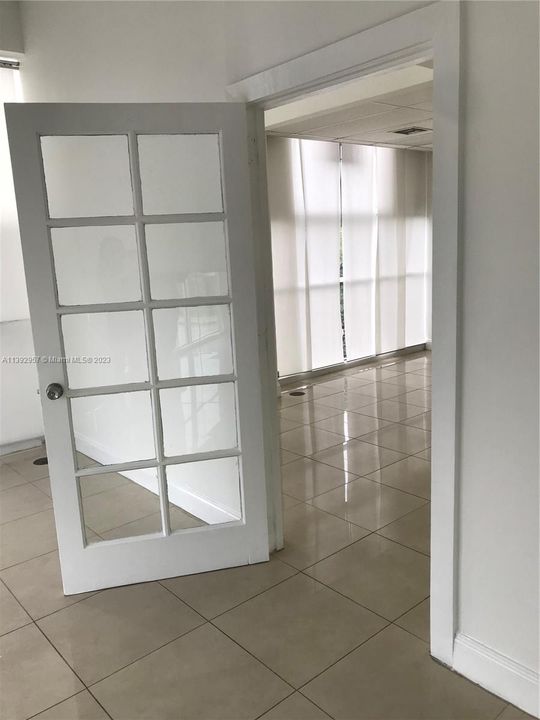 最近租的: $2,200 (0 贝兹, 0 浴室, 0 平方英尺)